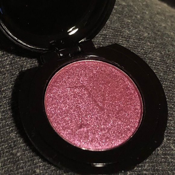 Random 4-pz Makeup Lot - Picture 7 of 13